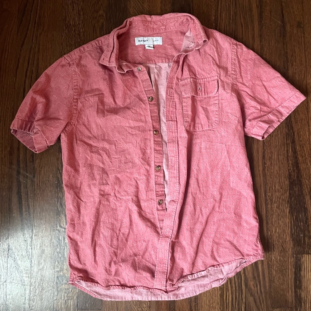 Old navy slim fit men’s short sleeve button down tee